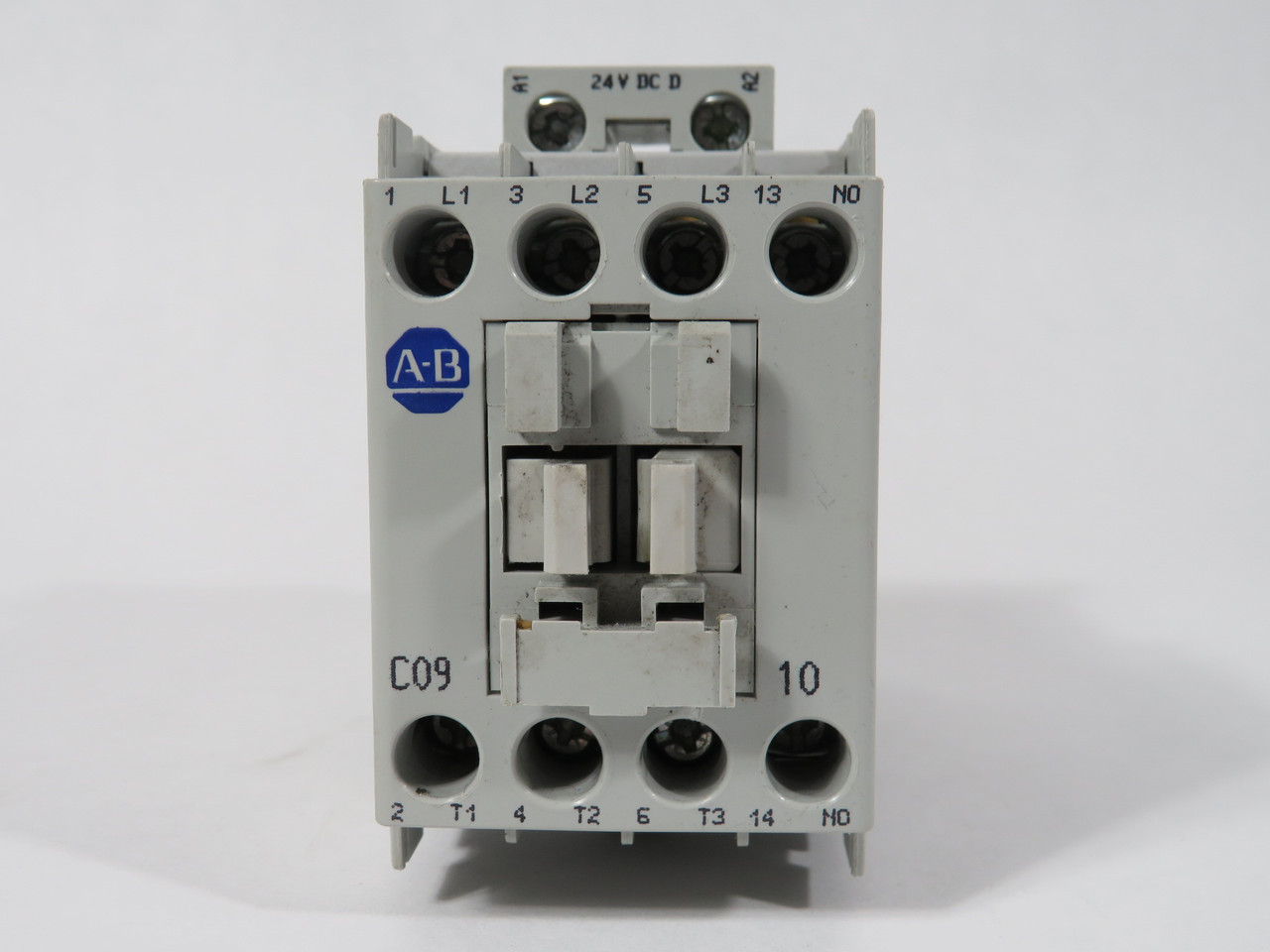Allen-Bradley 100-C09DJ10 Contactor 24VDC 9A Uimp 6kV AC-12 20A 1NO USED