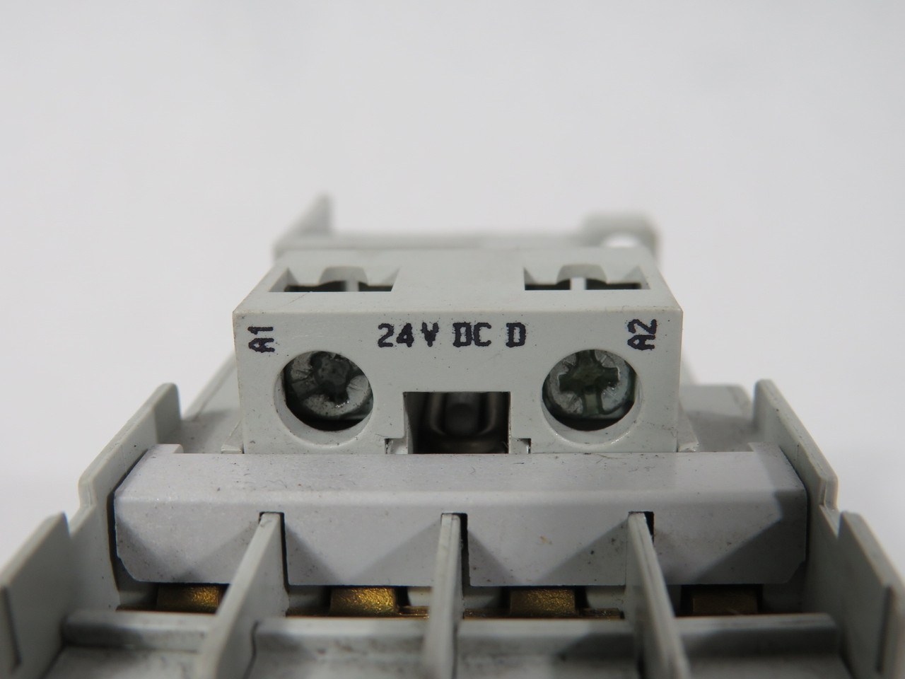 Allen-Bradley 100-C09DJ10 Contactor 24VDC 9A Uimp 6kV AC-12 20A 1NO USED