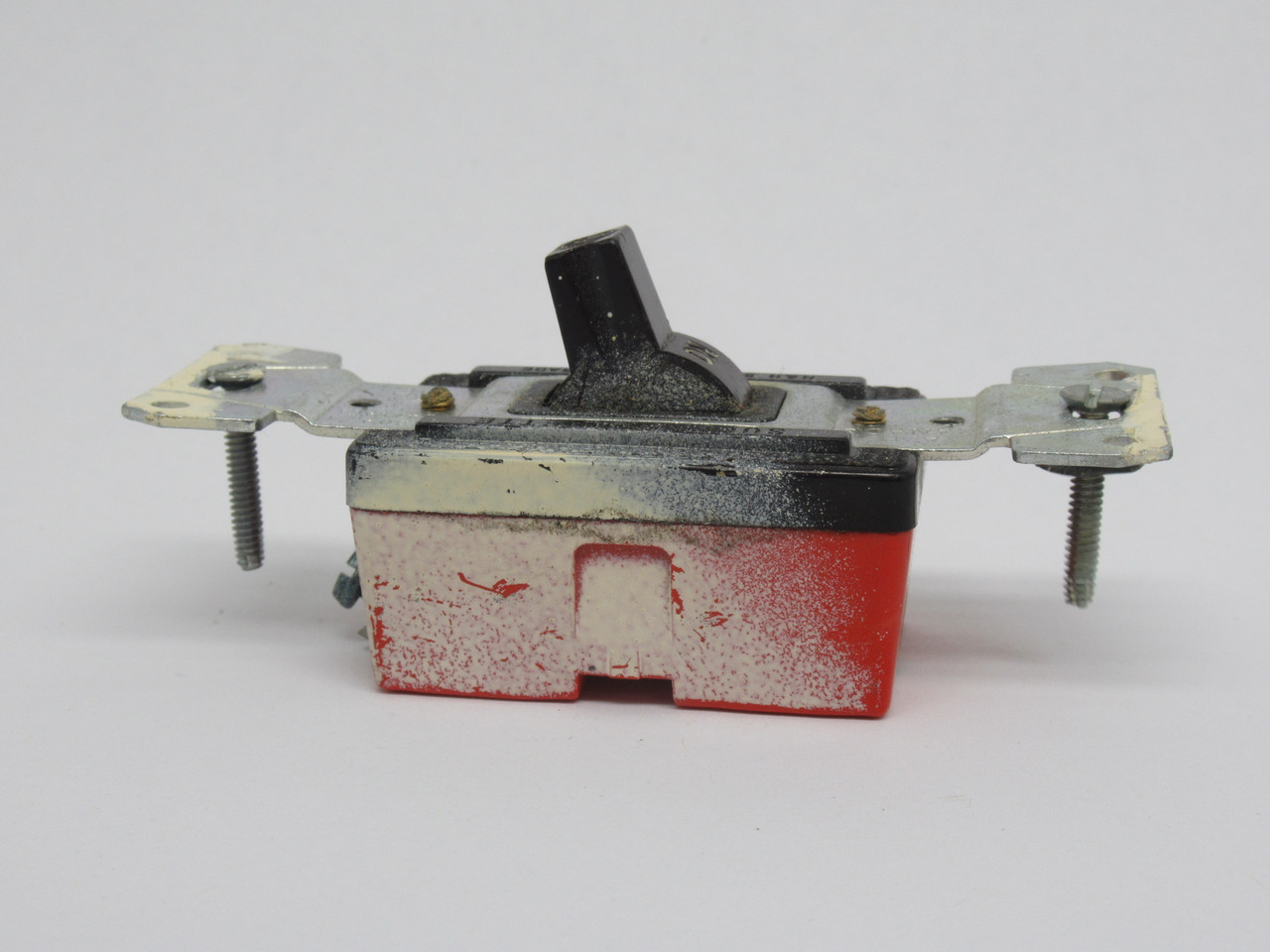 Arrow Hart AH18221 Toggle Switch 20A 347VAC 2-Position *STAINED* USED