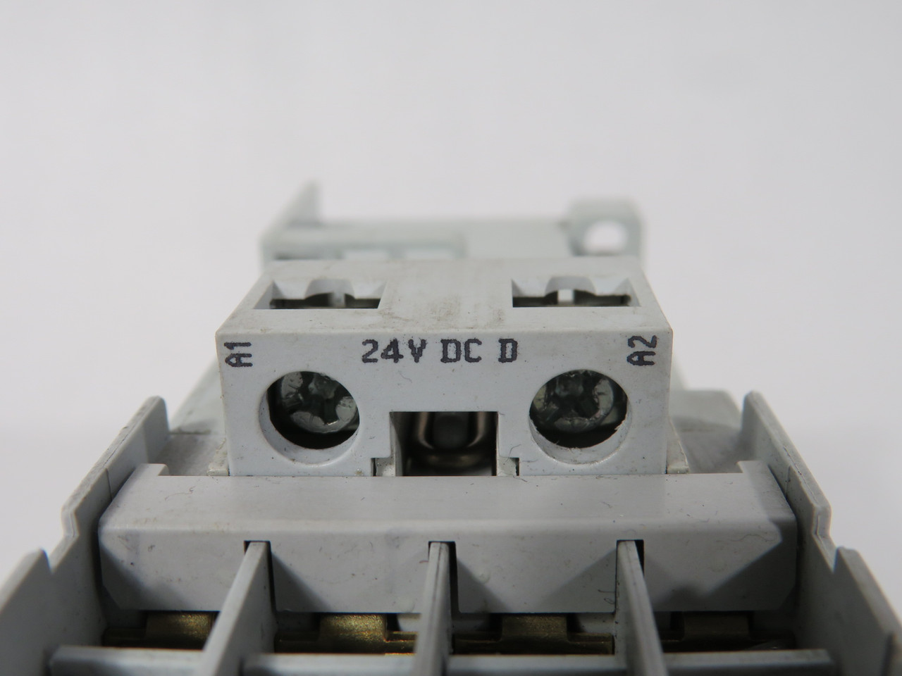 Allen-Bradley 100-C09DJ10 Contactor 24VDC 9A Uimp 8kV AC-12 25A 1NO USED