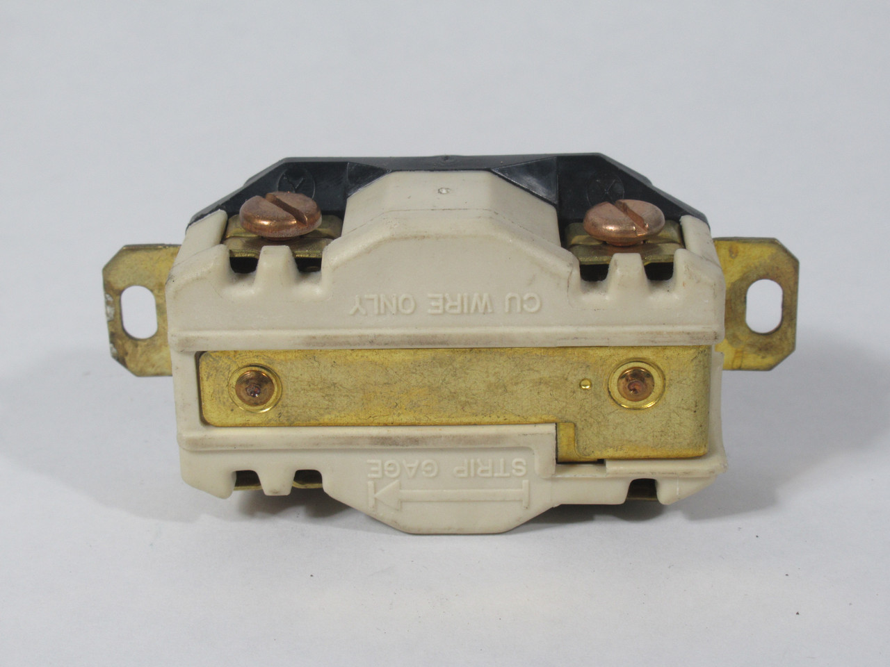 Hubbell HBL2430 Twistlock Flush Receptacle 20A 480V 4W 3P USED