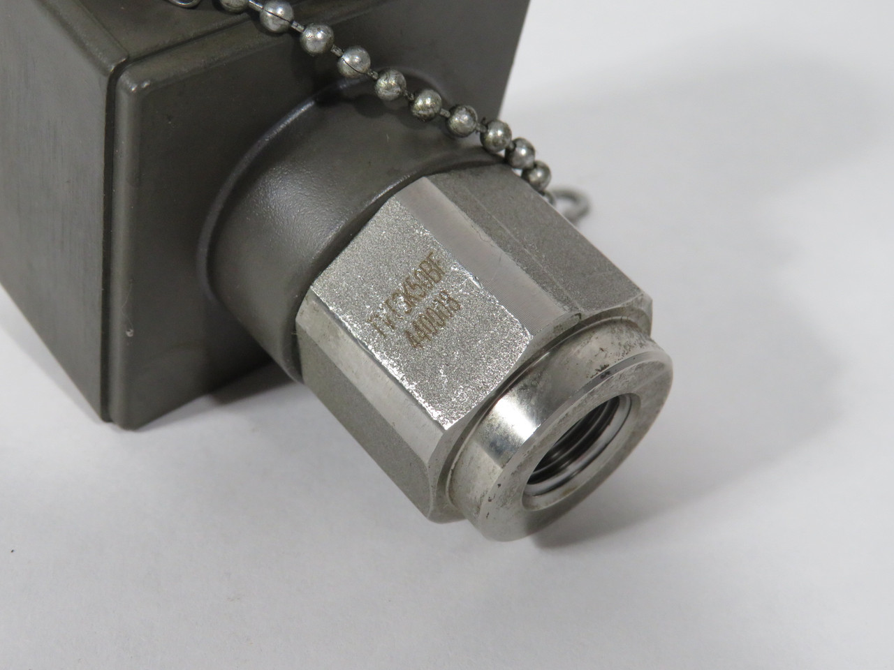 Taihei Boeki PZA50T Pressure Switch 12-28VDC 50MPa Range 75MPa Proof USED