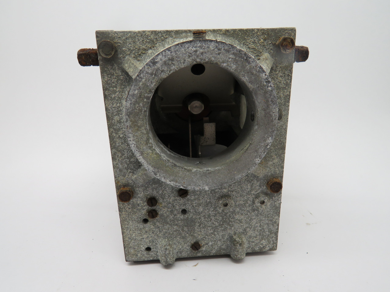 Honeywell V4055D-1019 Gas Valve Actuator 110/120V 50/60Hz RUST USED