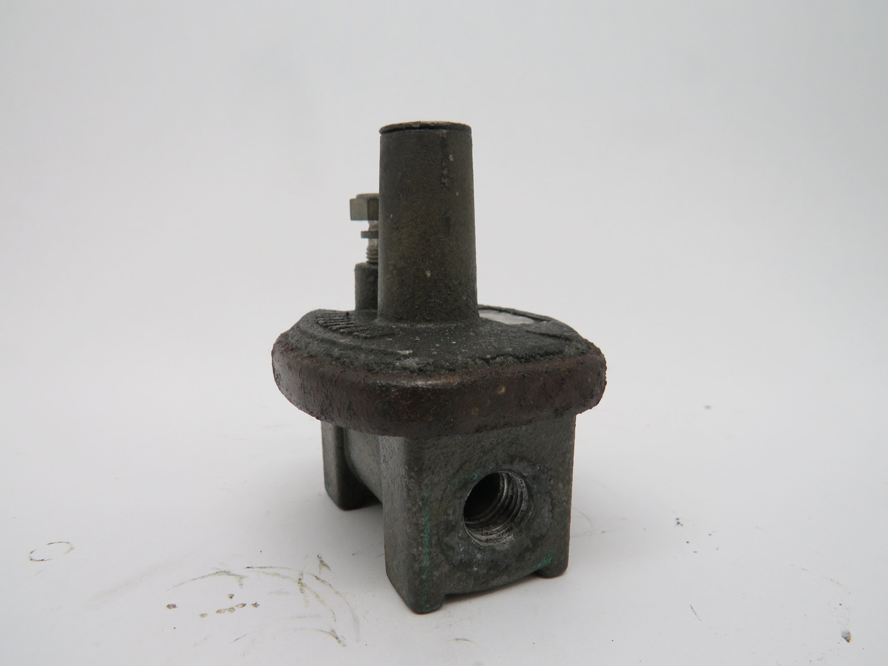 Maxitrol RV30 Pressure Regulator 1/4"NPT SHELF WEAR USED