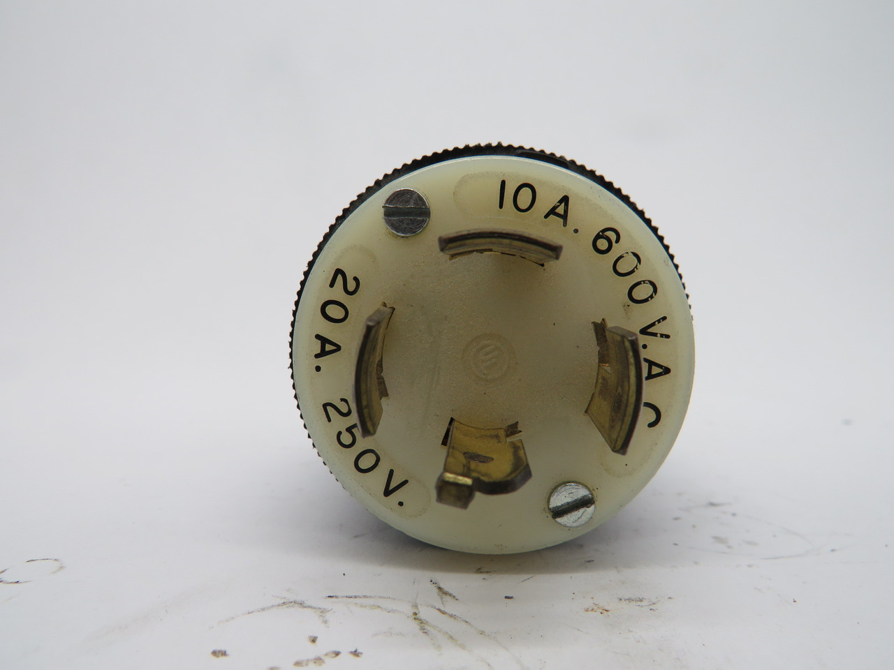 Hubbell 3523C Insulgrip Twist-Lock Plug 10A 600VAC 20A 250V 4W 4P USED