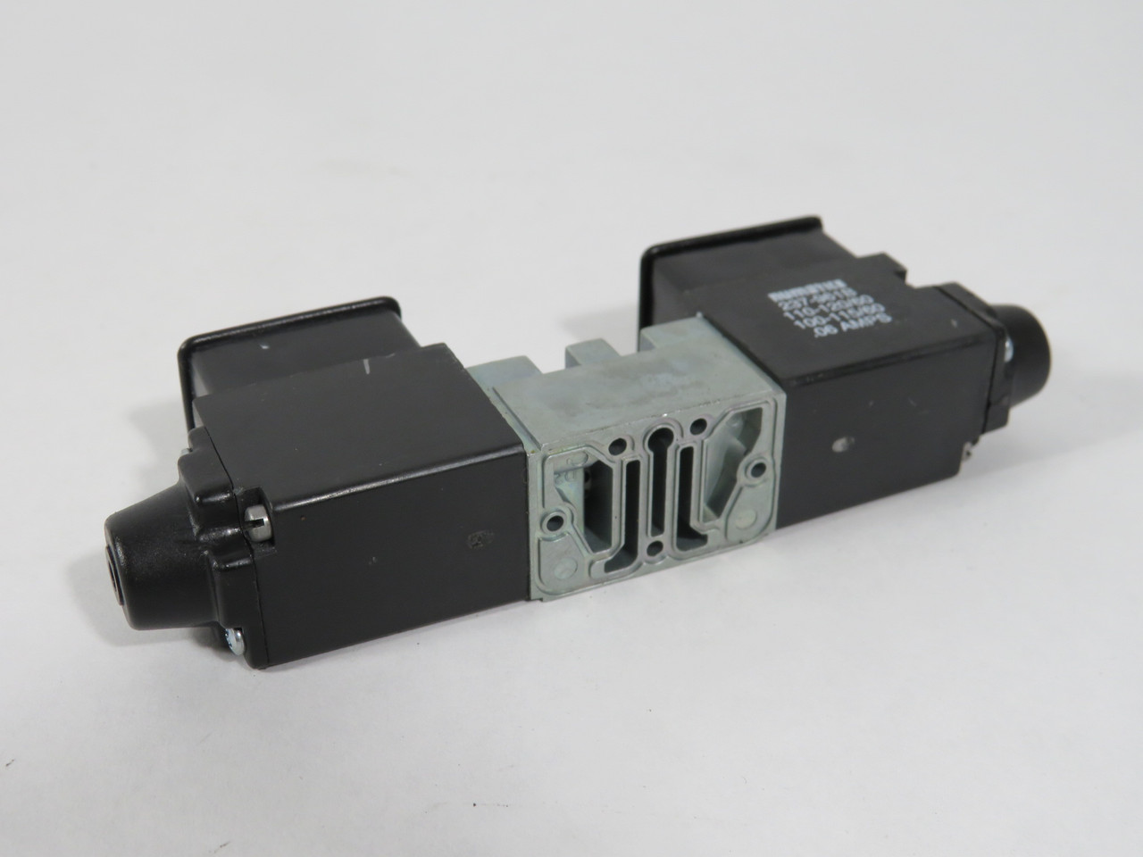 Numatics 031SS4002000030 4/2 Solenoid Valve 110-120V@60Hz MISSING HARDWARE NOP