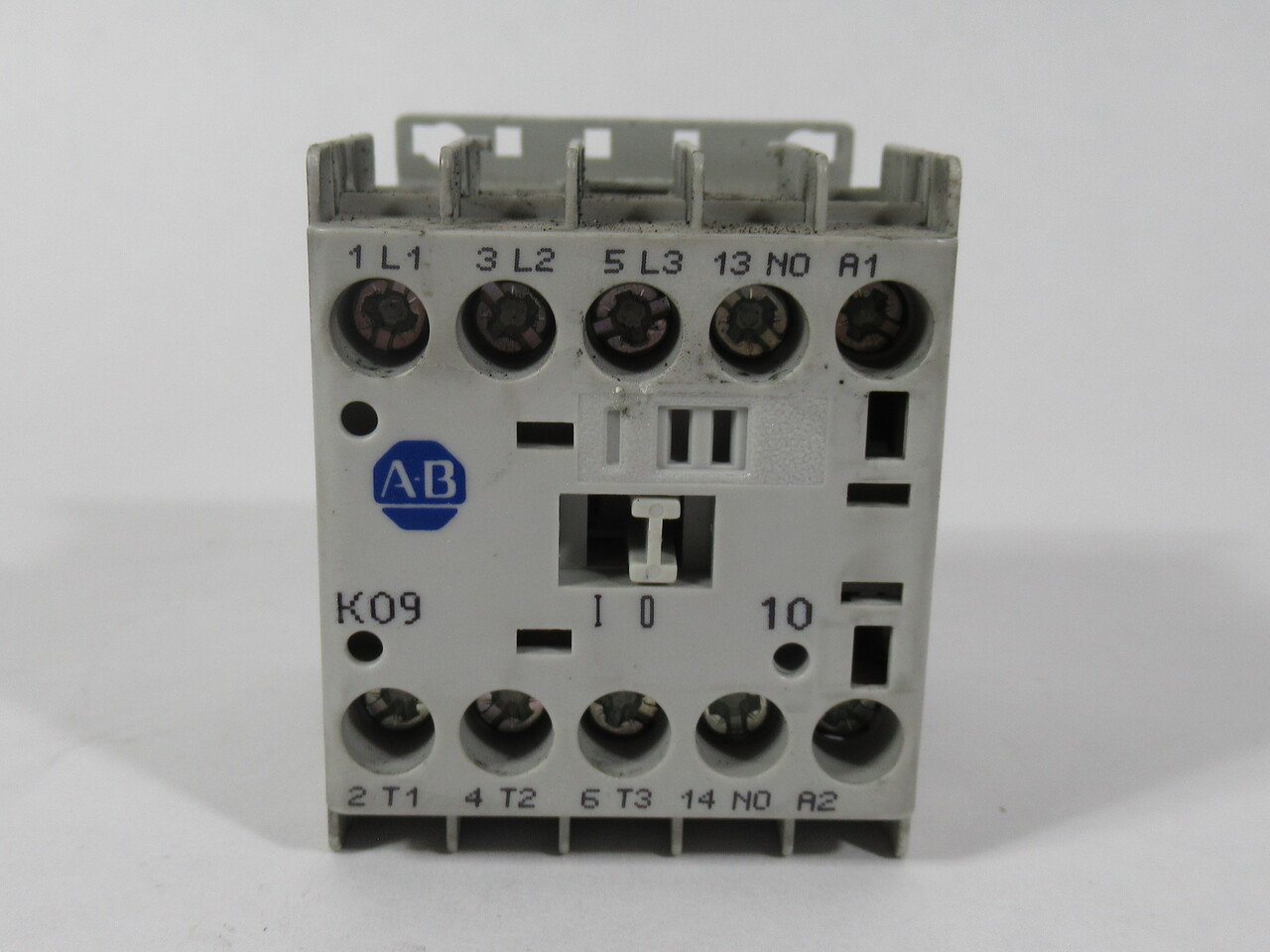 Allen-Bradley 100-K09D10 Miniature Contactor 600VAC Coil 110/120V 50/60Hz USED