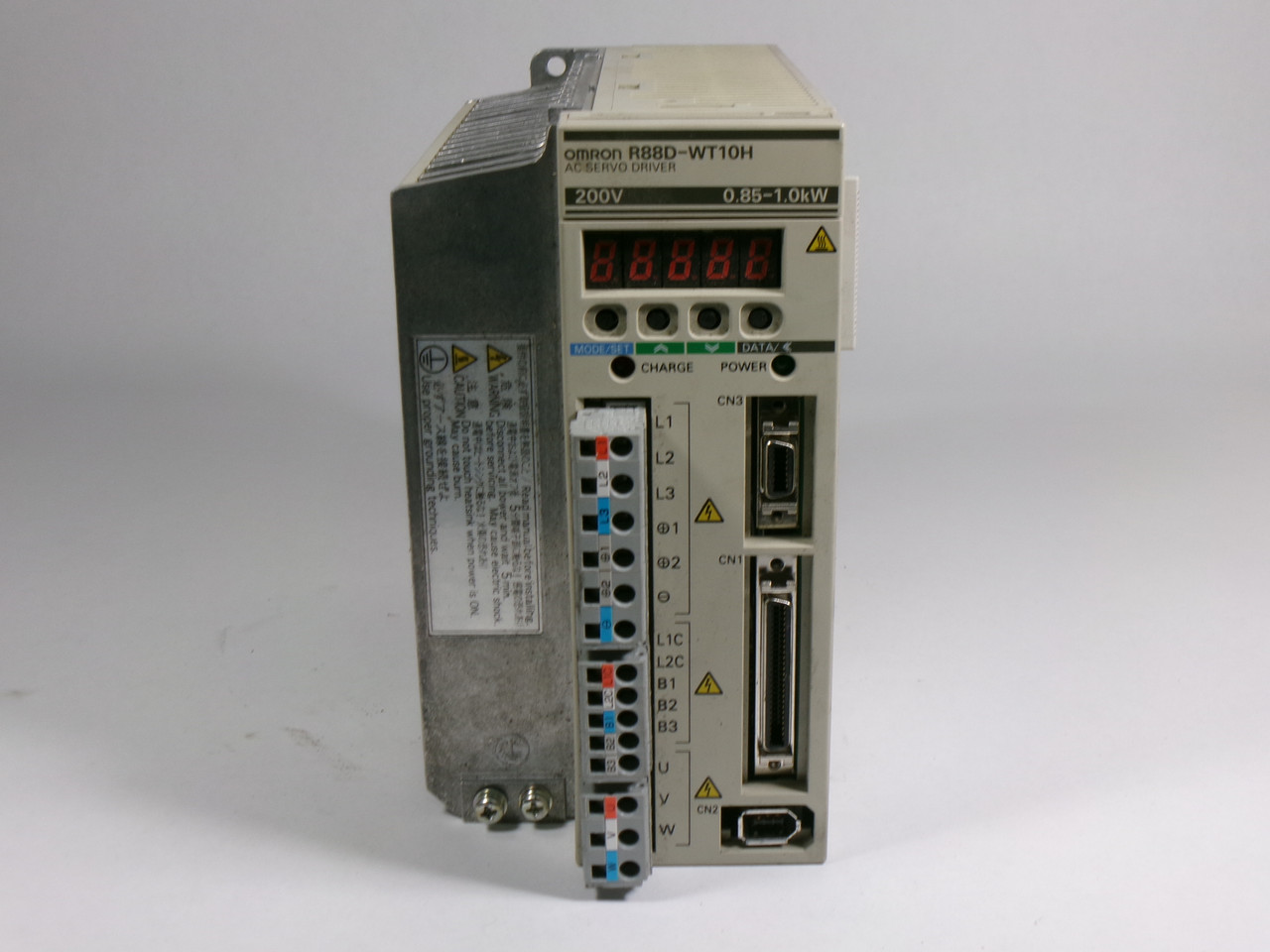Omron R88D-WT10H AC Servo Driver 1kW 1.34HP 3Ph 0-230V 7.6A Output 50/60Hz USED