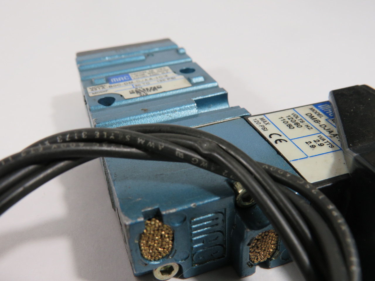 MAC 431A-B0C-DM-DJAA-1CM 5/2-Way Solenoid Valve 1/4" NPT CREASED WIRE USED