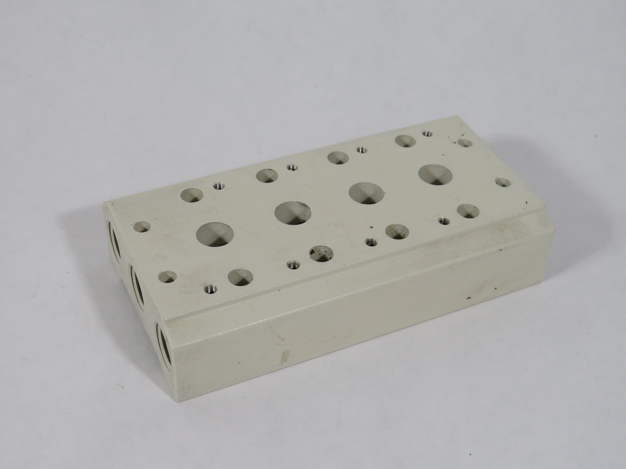 AirTac 200M-4FT Solenoid Valve Manifold 4-Station 1/4" NPT MISSING HARDWARE NOP