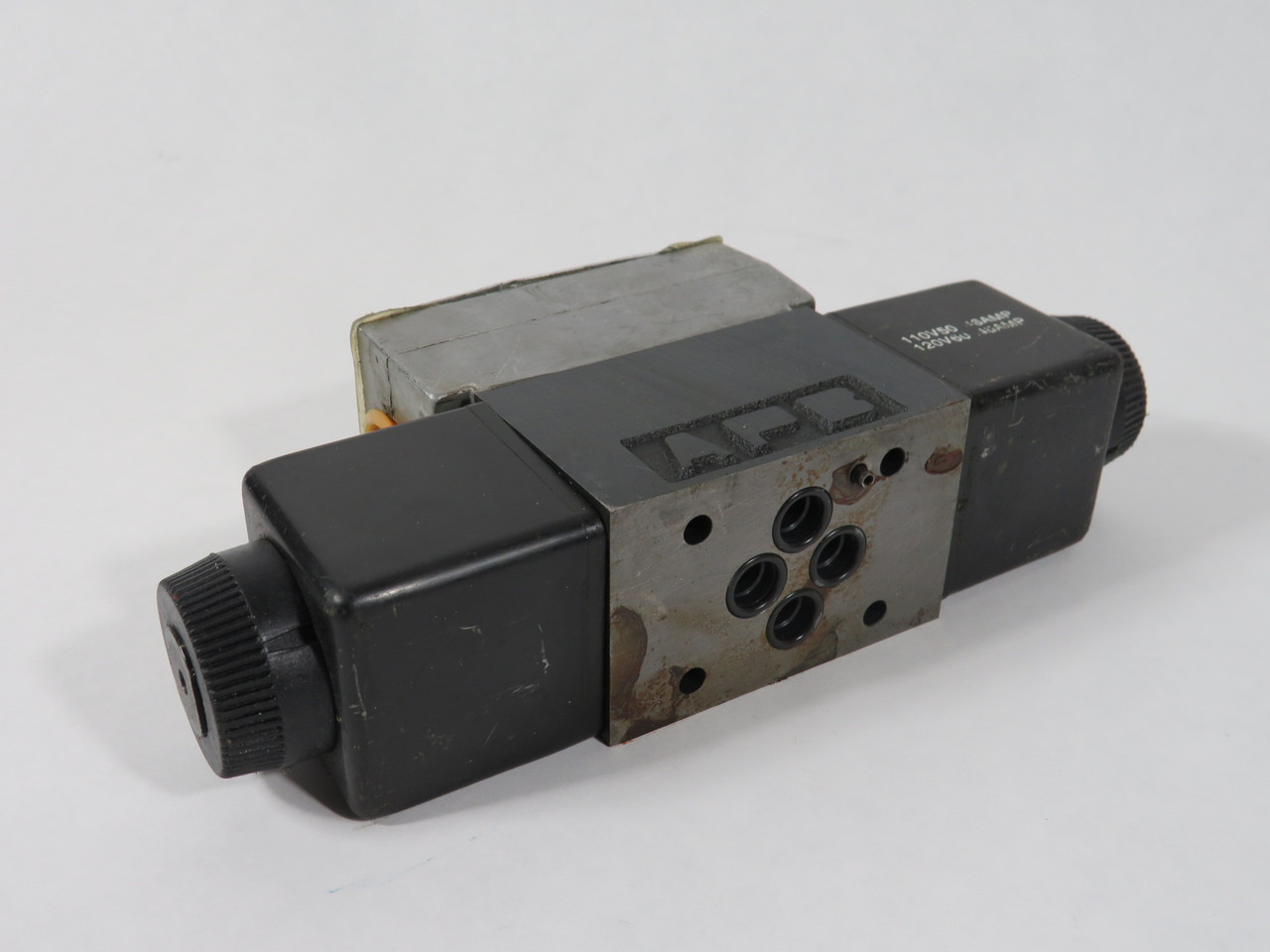 Vickers DG4V-3S-2C-M-FW-B5-60 Directional Valve 110V@50Hz 120V@60Hz USED