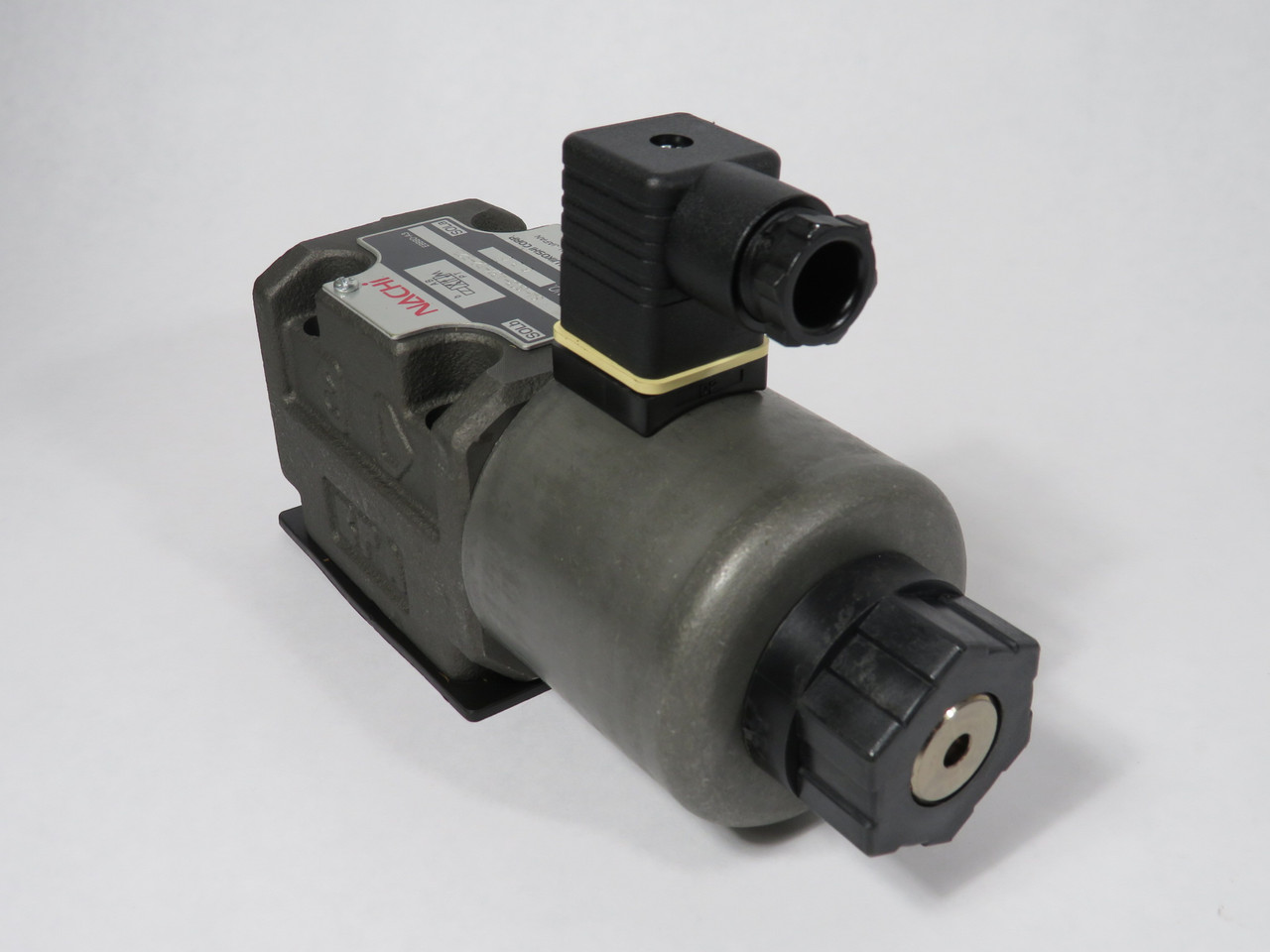 Nachi SA-G03-A3X-D2-E21 4/3-Way Directional Control Valve 24VDC NOP