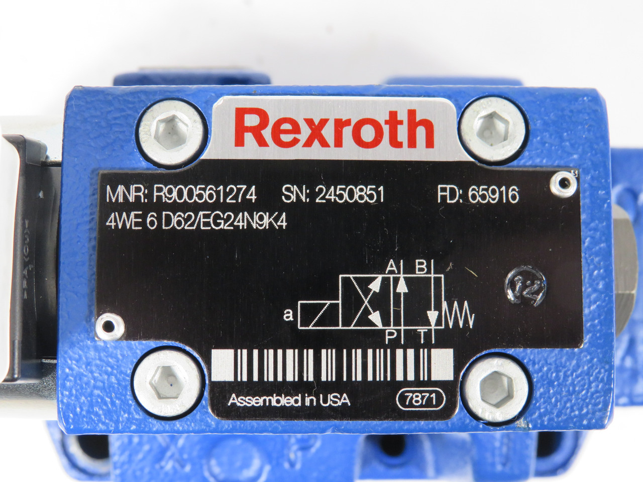 Rexroth R900561274 Directional Spool Valve Assembly 24VDC SHELF WEAR NOP