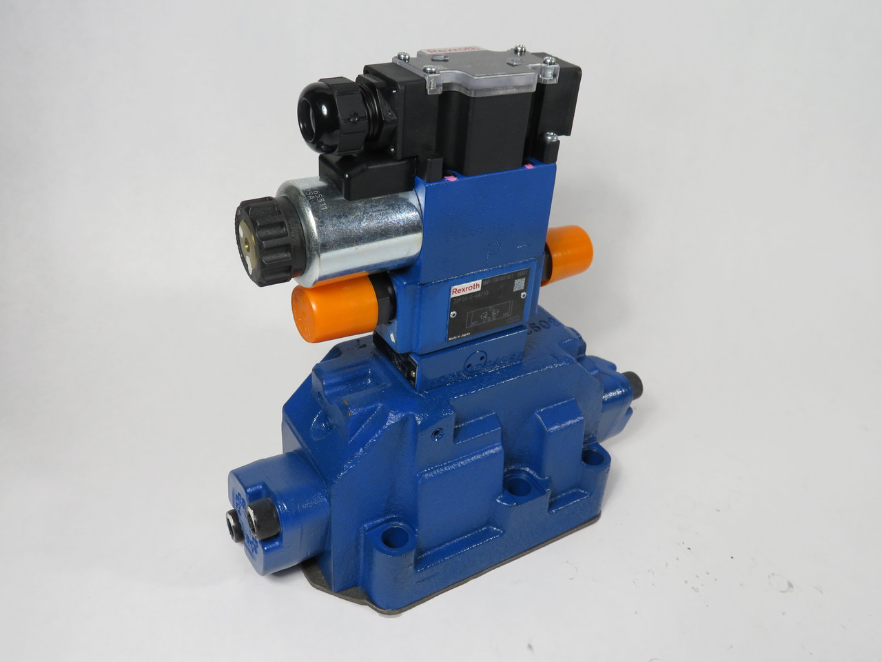 Rexroth R900754820 Directional Spool Valve Assembly 24VDC NOP