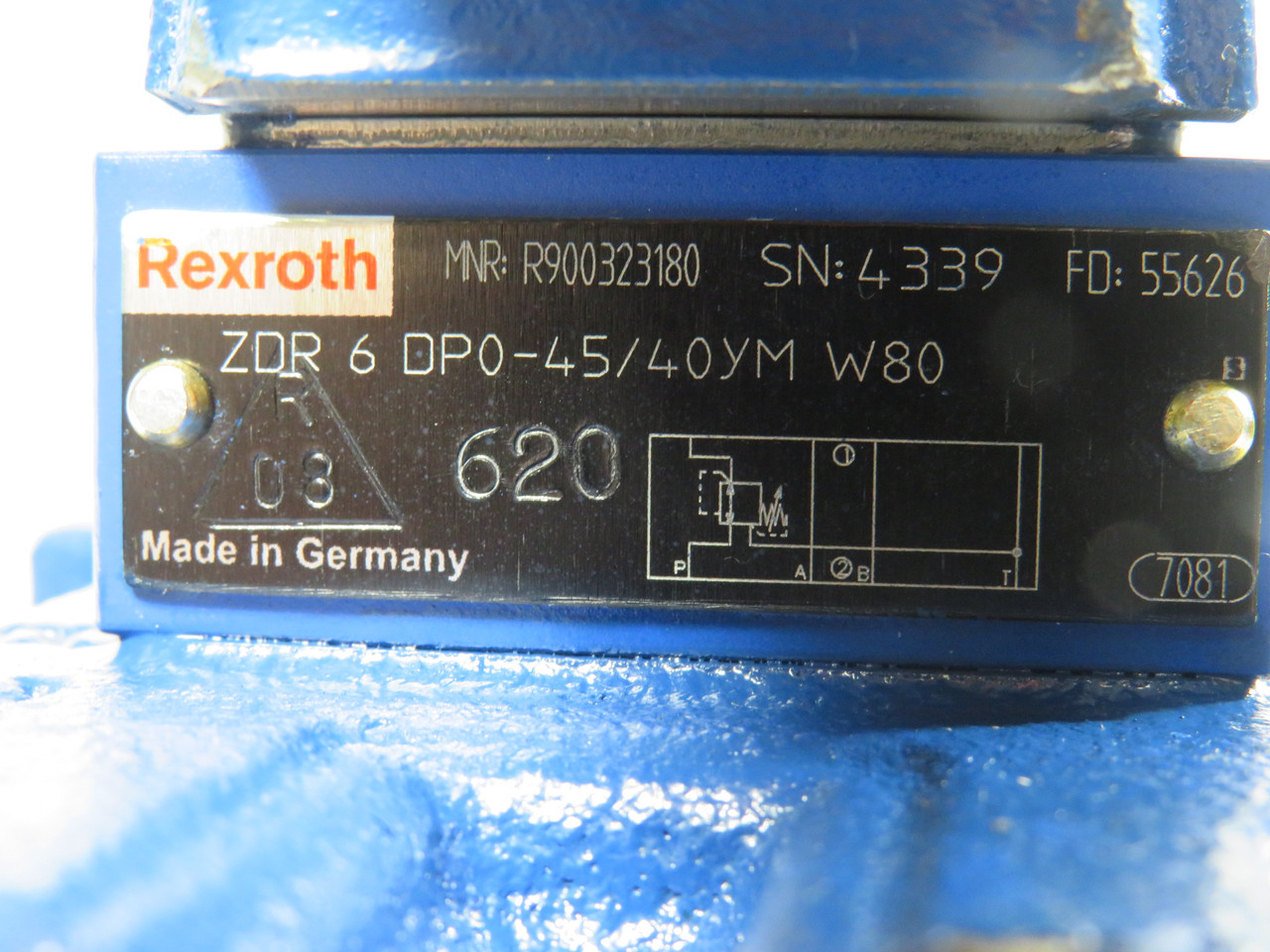 Rexroth R900754820 Directional Spool Valve Assembly 24VDC NOP