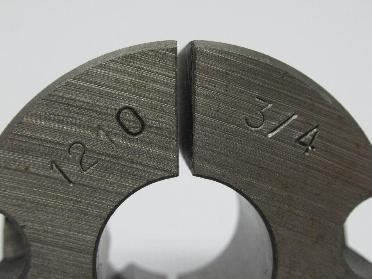 Generic 1210-3/4 Tapered Bushing 3/4" Bore 3/16x3/32" Key 1-7/8" OD NEW