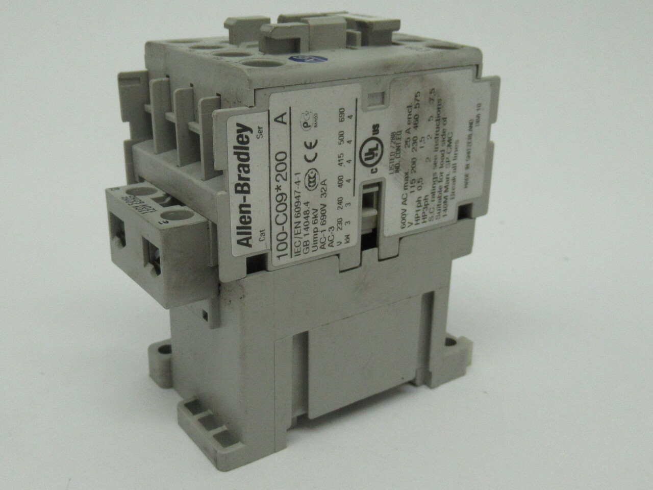 Allen-Bradley 100-C09D200 Contactor 600VAC Max 25A Encl 110V@50Hz 120V@60Hz USED