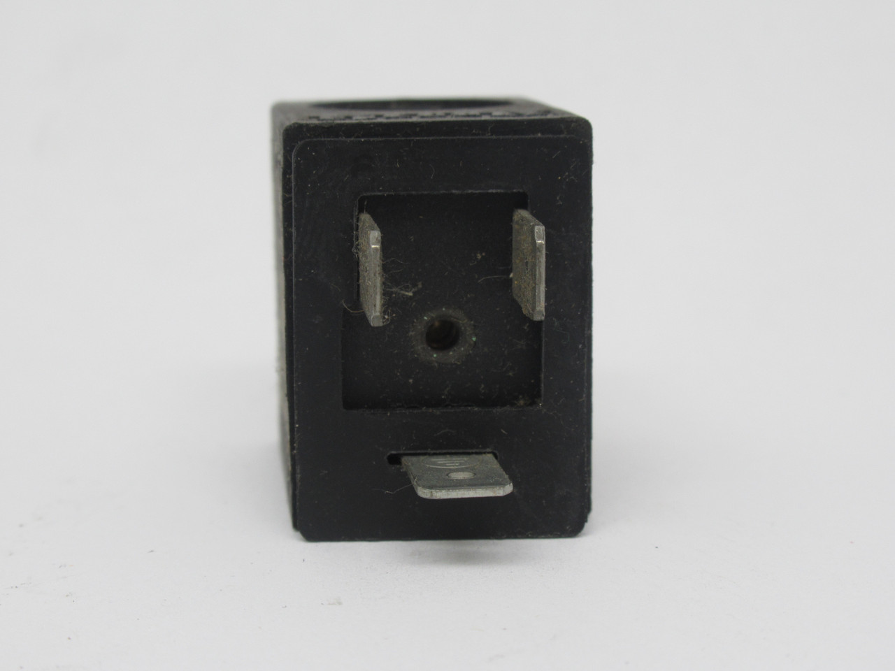 Pneumax MB39 Solenoid Coil 110V 60Hz NC USED