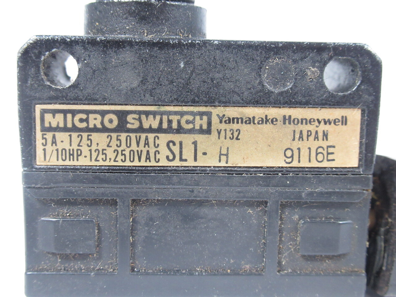 Yamatake Honeywell SL1-H Microswitch Limit Switch 5A 125-250VAC 1/10HP 29"L USED