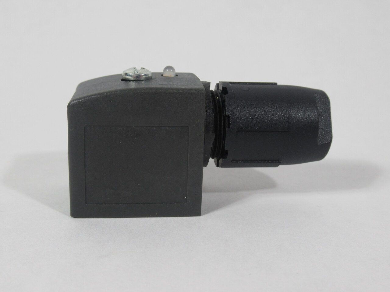 Murrelektronik 7000-11121 Valve Connector w/ Varistor & LED Indicator 24V 6A NOP