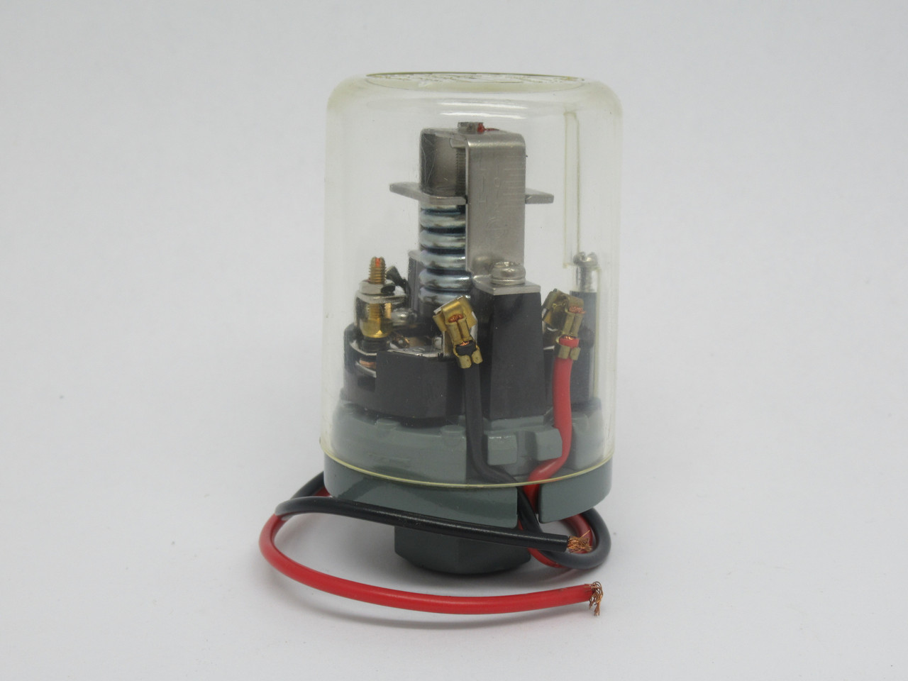 Sanwa Denki SPS-8T Pressure Switch ON:1.20MPa OFF:1.0MPa RC3/8 125/250VAC NEW