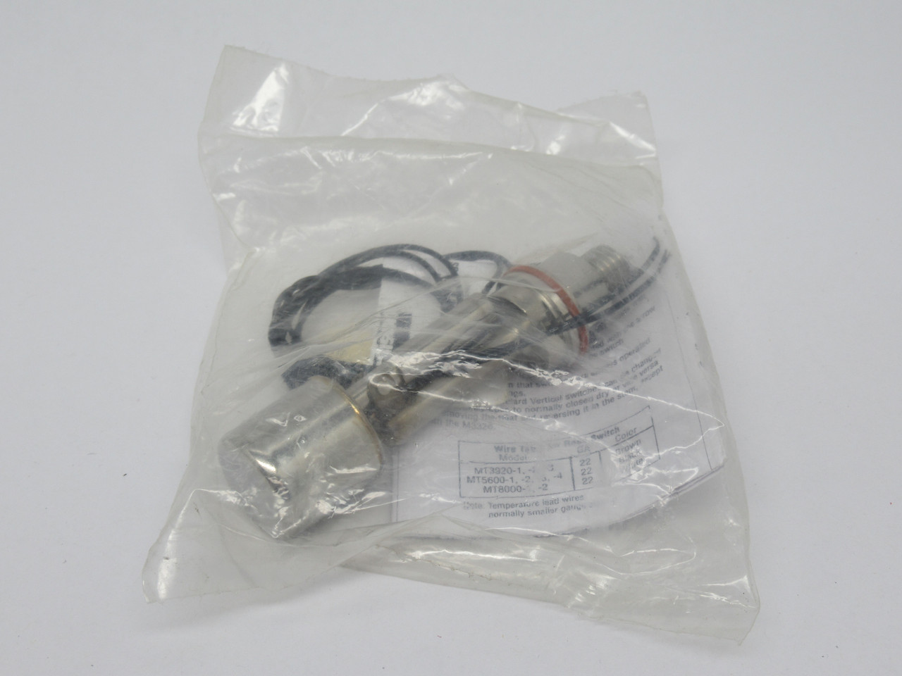 Madison M5970 Liquid Level Switch 1/2-13 UNC 100PSI 240V 0.14A NWB