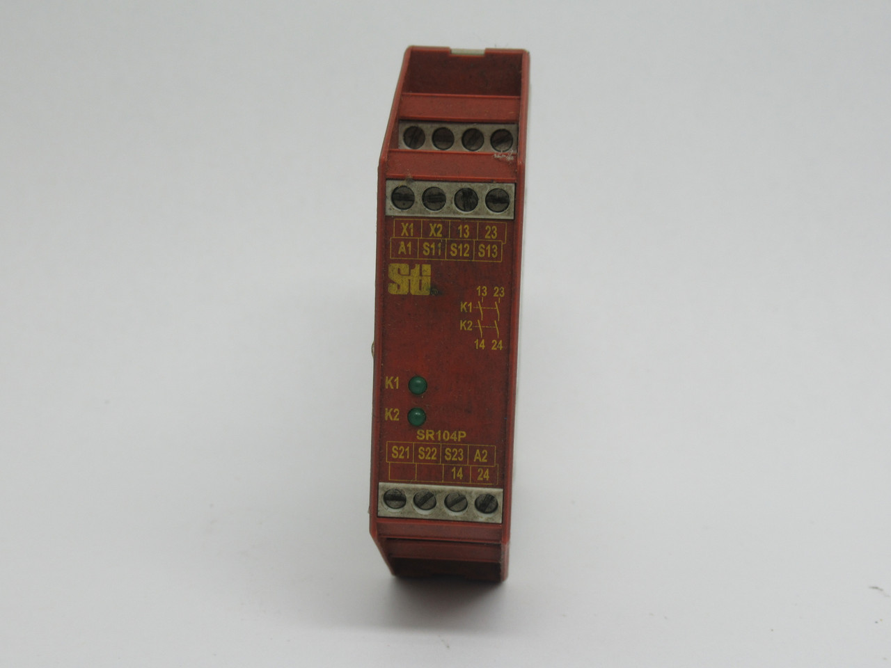 Scientific Technologies Inc. SR104P01 Safety Relay 24V 4A 1NO+1NC STAINED USED