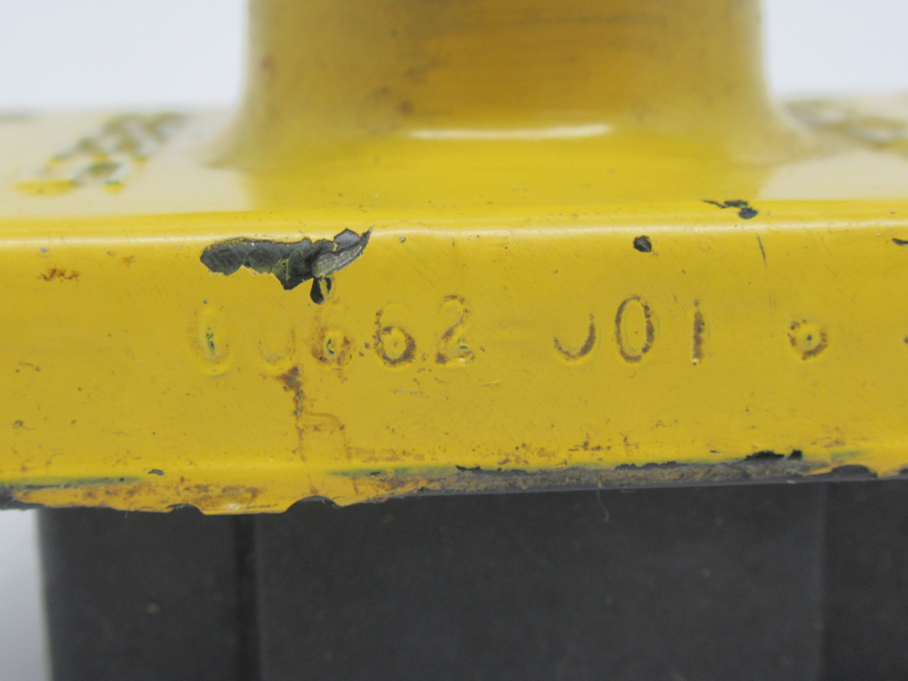 Rees 00662-001 Black/Yellow Heavy Duty Mushroom Plunger Switch 2-1/4" NO+NC USED