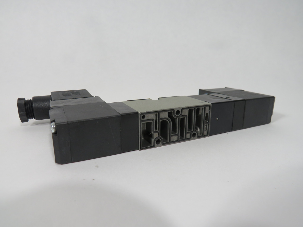 SMC VFS2410-3DZ Solenoid Valve 88-132V@50Hz 94-138V@60Hz MISSING CONNECTOR NOP