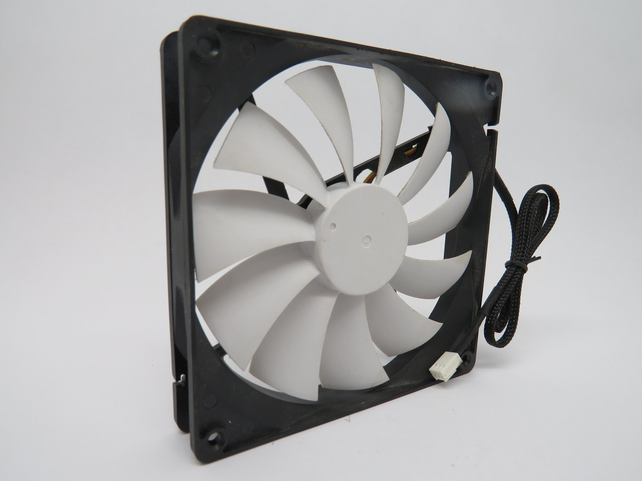Fractal Design FD-FAN-SSR2-140 Silent Series Cooling 12VDC 0.3A 1000RPM USED