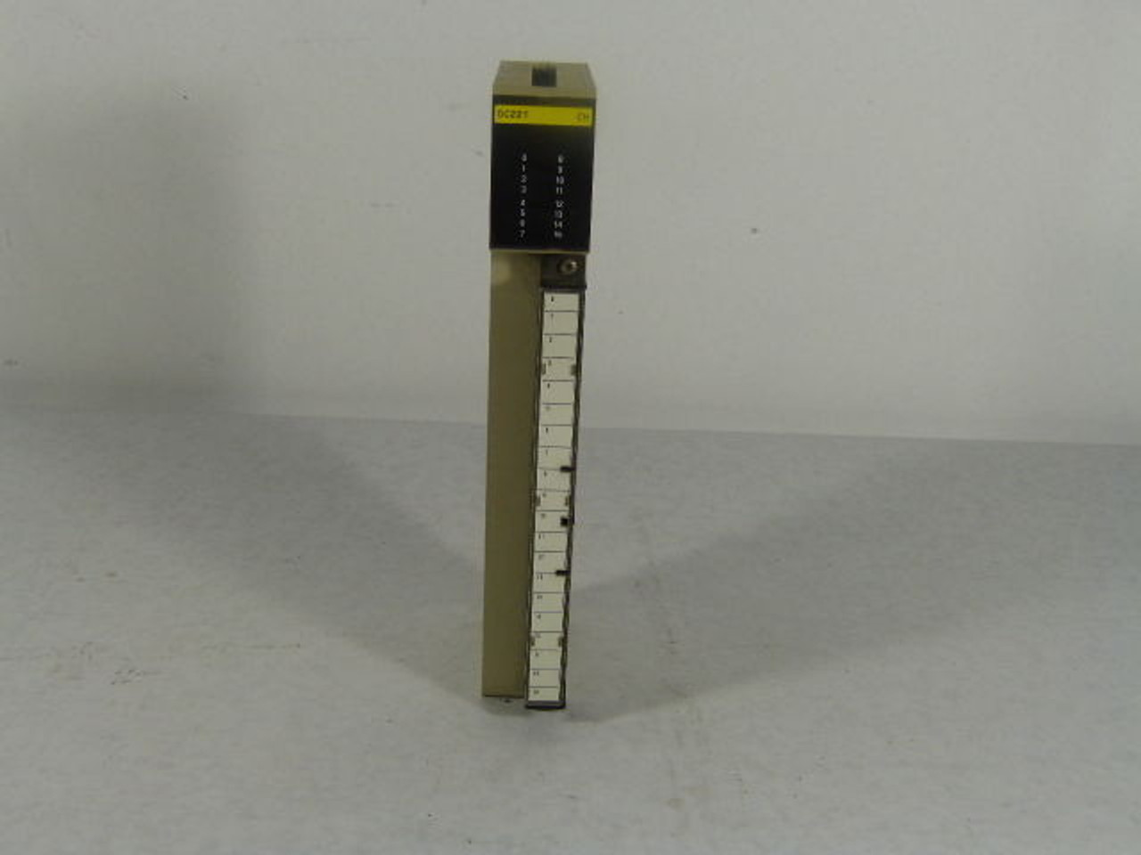 Omron C500-OC221 Output Module USED