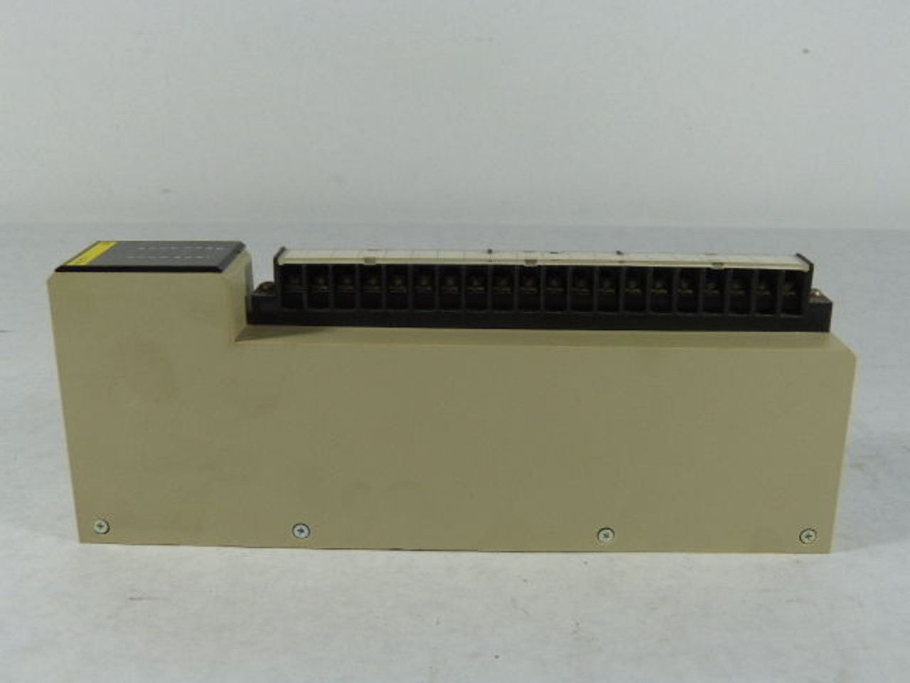 Omron C500-OC221 Output Module USED