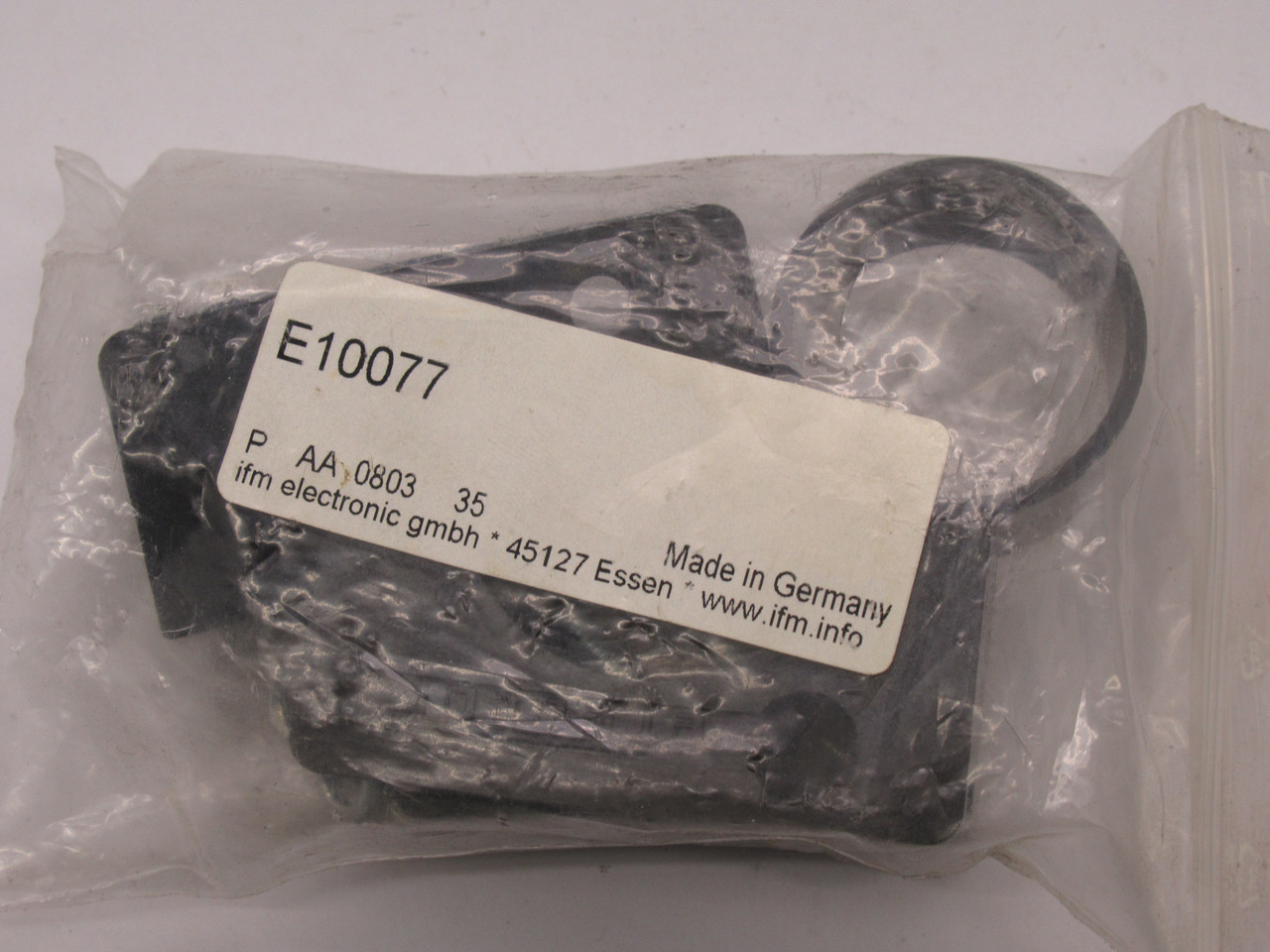 Ifm E10077 Mounting Clamp W/ Reducing Bush 56mmx58mmx20mm NWB