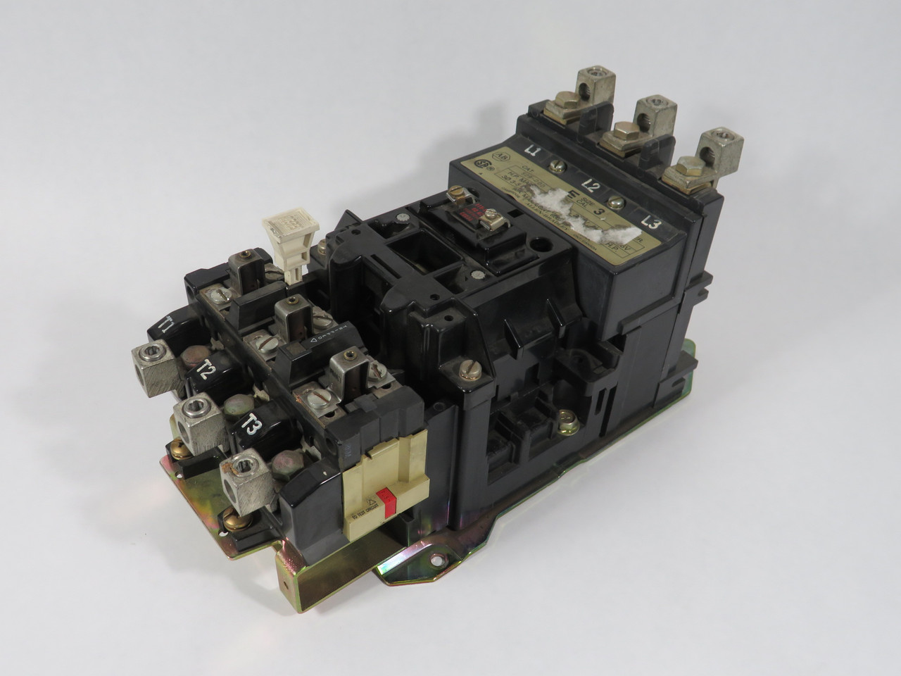 Allen-Bradley 500F-DOD93-X4 Non-Reversing Starter 110V@50Hz 115-120V@60Hz USED