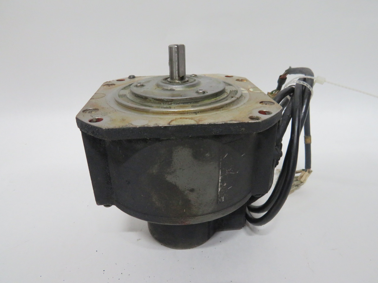 Yaskawa USAPEM-07YRS11 AC Servo Motor 513W 2000RPM 2.45Nm 3.5A USED