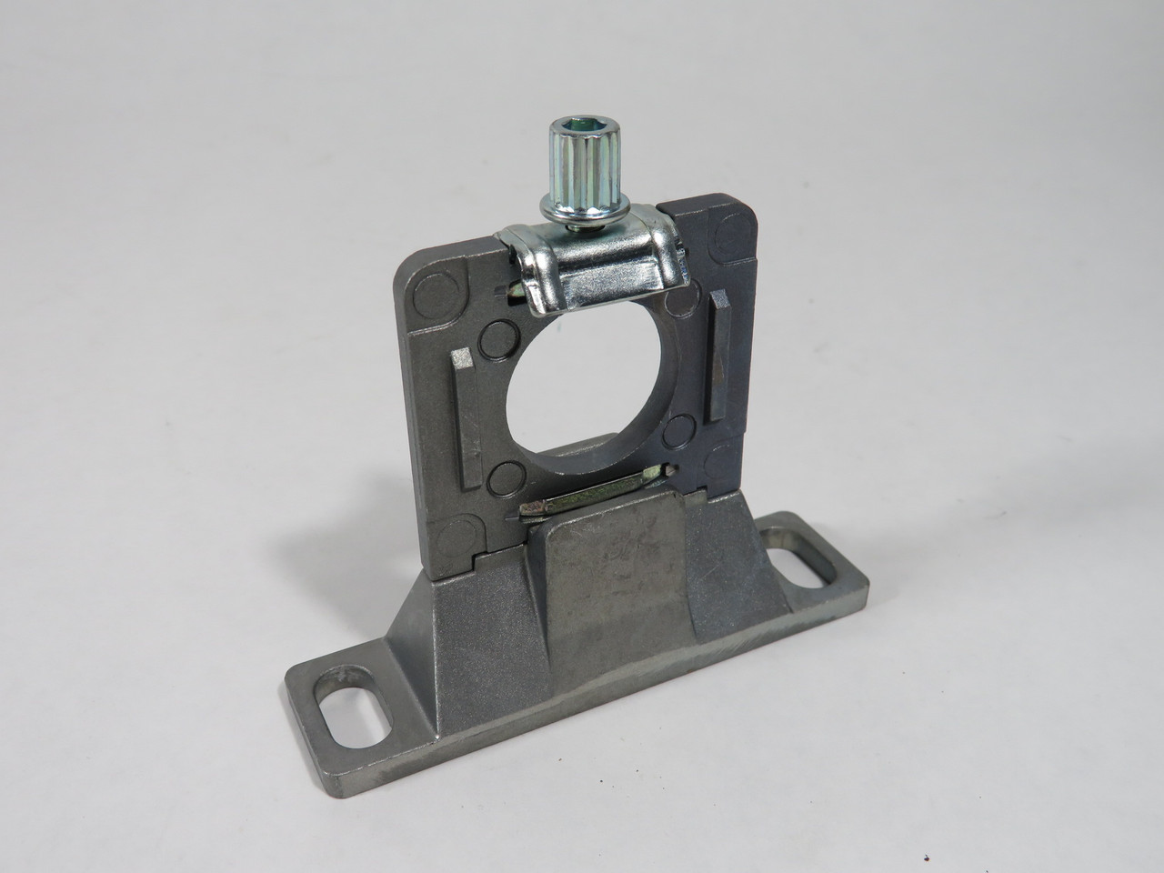 SMC Y400T-A Interface Spacer w/Bracket for Modular Filters NOP
