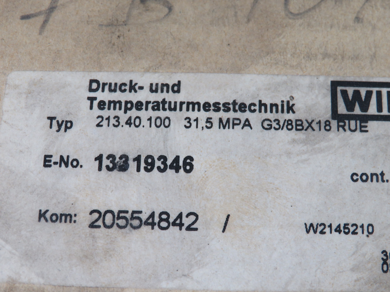 WIKA 213.40.100 Liquid-Filled Pressure Gauge 31.5MPa 100mmD G3/8" Back USED