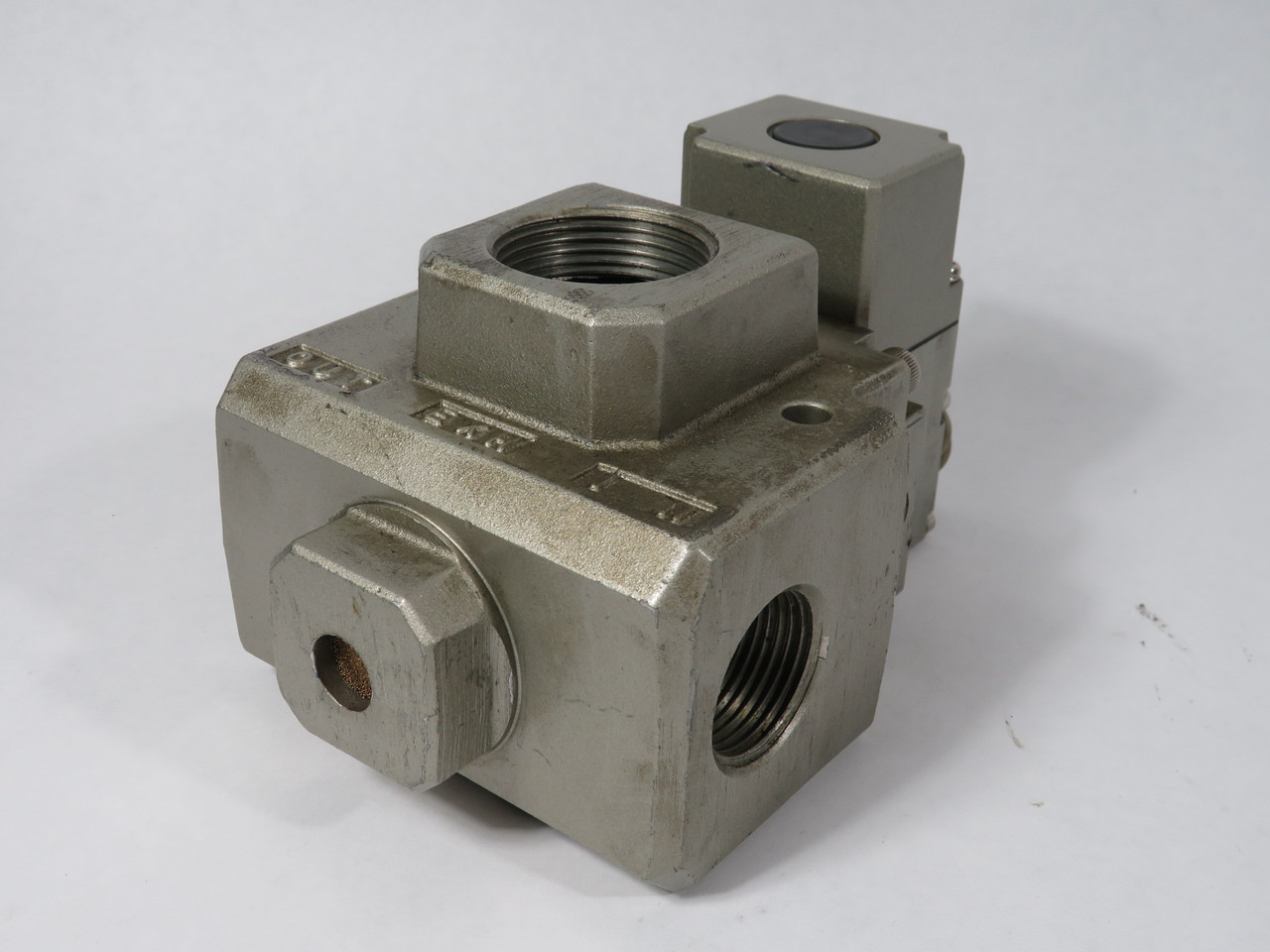 SMC VP3145-065GA 3-Port Solenoid Valve 3/4" RC Thread USED