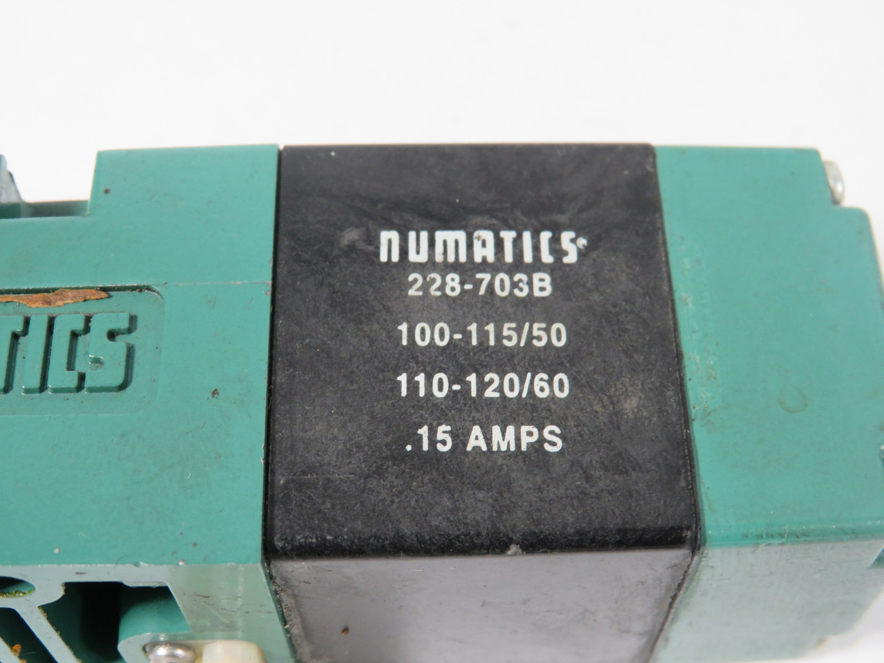 Numatics 081SS400K000030 Double Solenoid Valve 120V/50-60Hz .15A USED