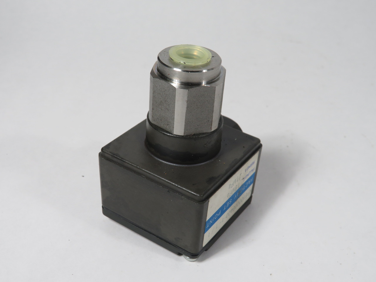 Taihei Boeki PZA50T Pressure Switch 12-28VDC 50MPa Range 75MPa SHELF WEAR NOP