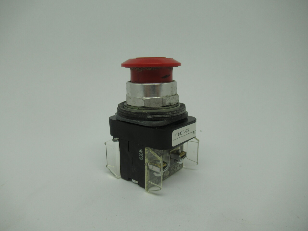 Allen-Bradley 800T-FX6D2 Red Mushroom Head Push/Pull Push Button 2NC USED