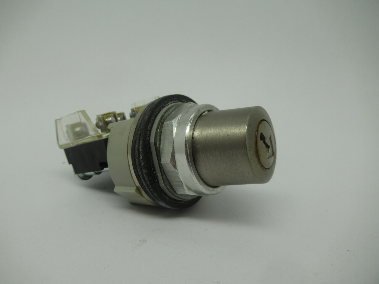 Allen-Bradley 800T-J44KC7A Keyed Selector Switch 3 Position 1NO 1NC NO KEY USED