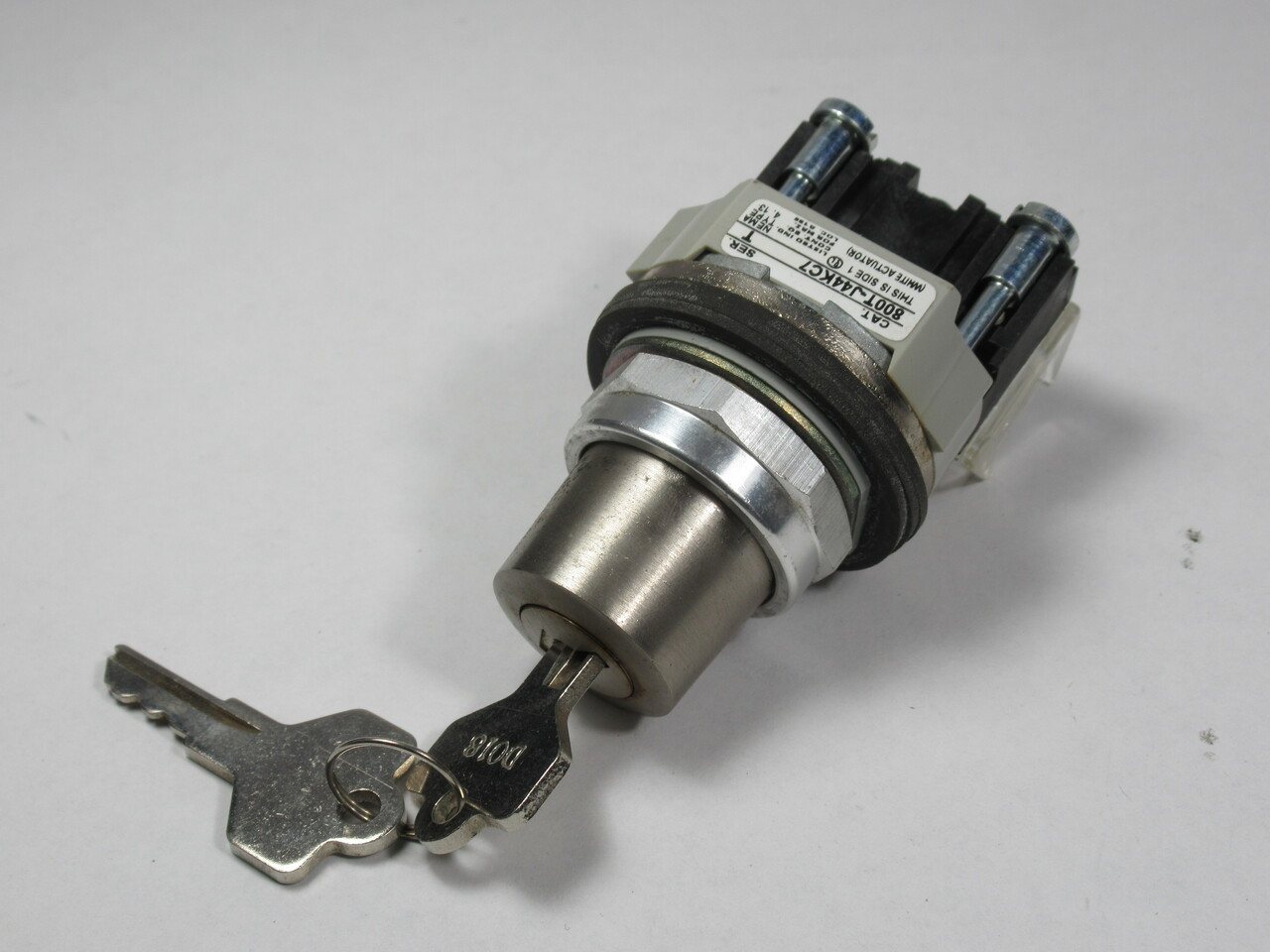 Allen-Bradley 800T-J44KC7A Series T 3-Pos Keyed Selector Switch 1NO 1NC USED