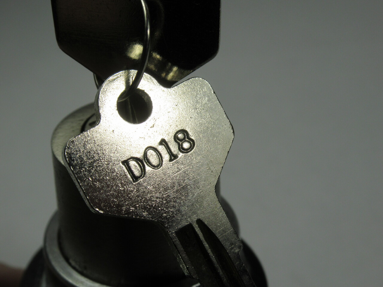 Allen-Bradley 800T-J44KC7A Series T 3-Pos Keyed Selector Switch 1NO 1NC USED