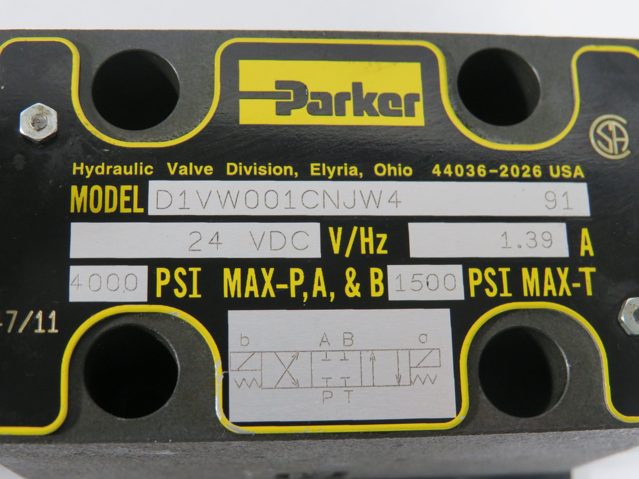 Parker D1VW001CNJW4 3-Pos Directional Control Valve 24VDC 1.39A 4000/1500psi NOP