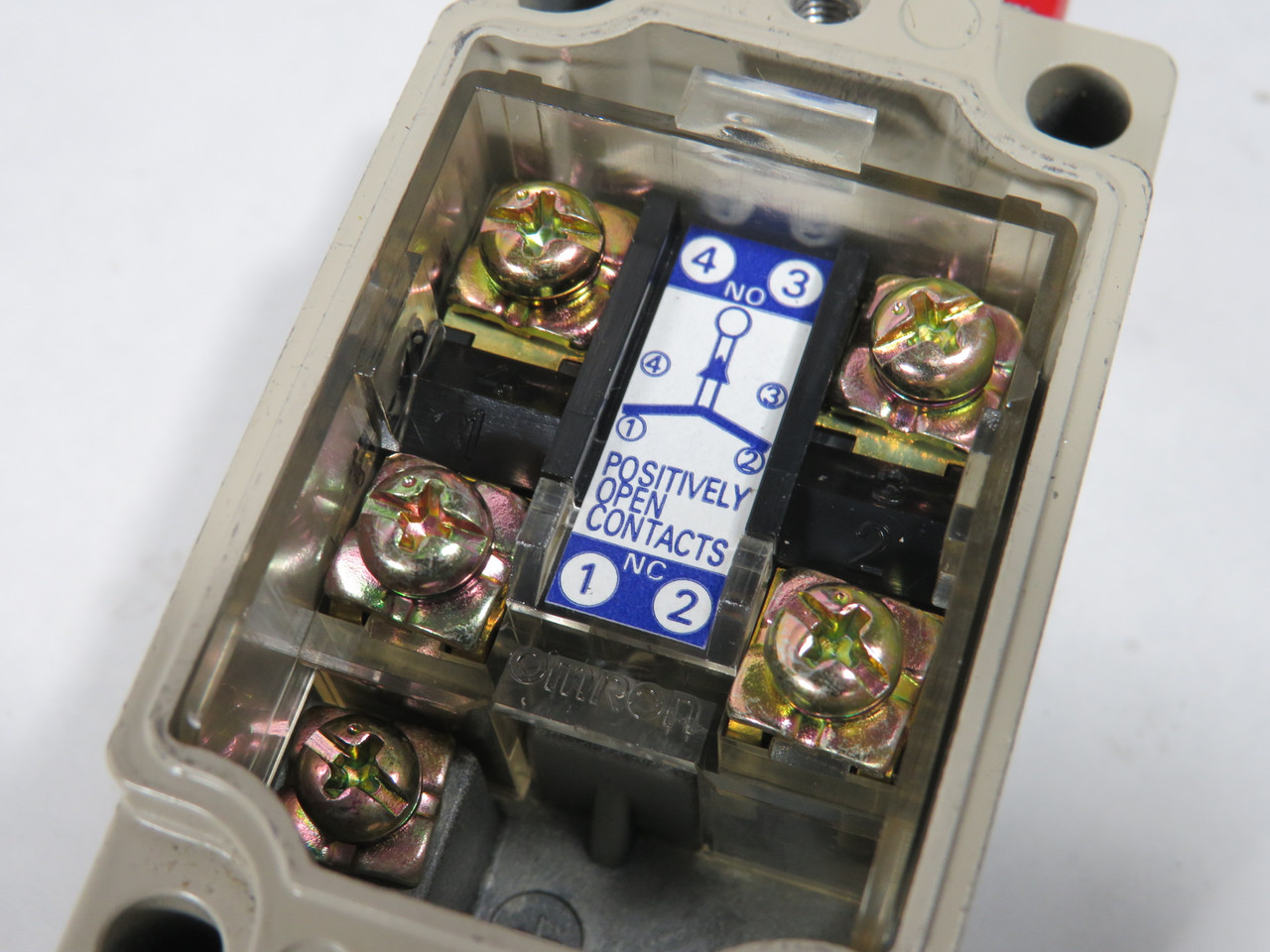 Omron D4B-2371 Safety Limit Switch 500V 10A 2A C/W Roller Plunger SHELF WEAR NOP