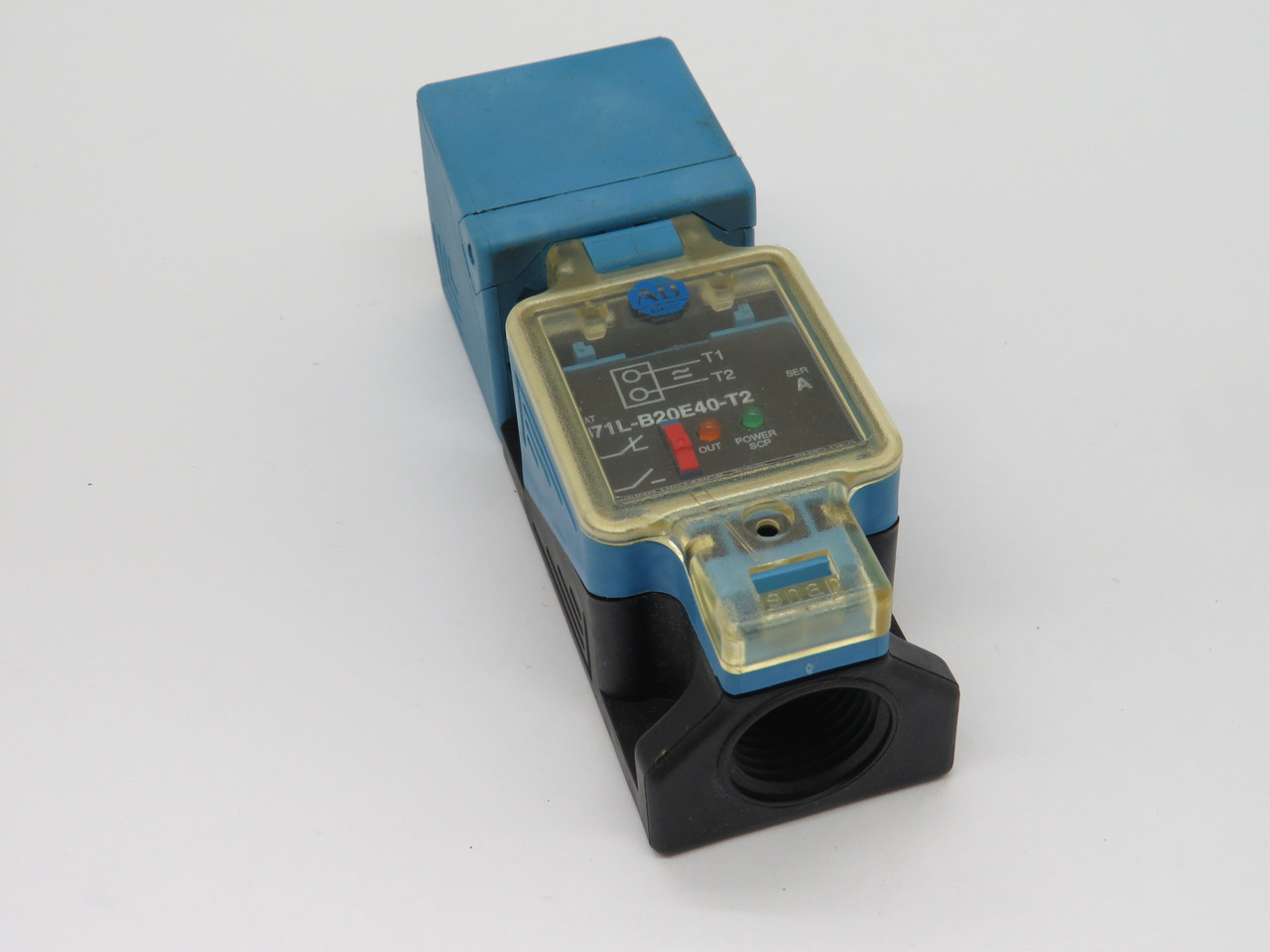 Allen-Bradley 871L-B20E40-T2 Proximity Sensor 20-250VAC/DC 400mA USED