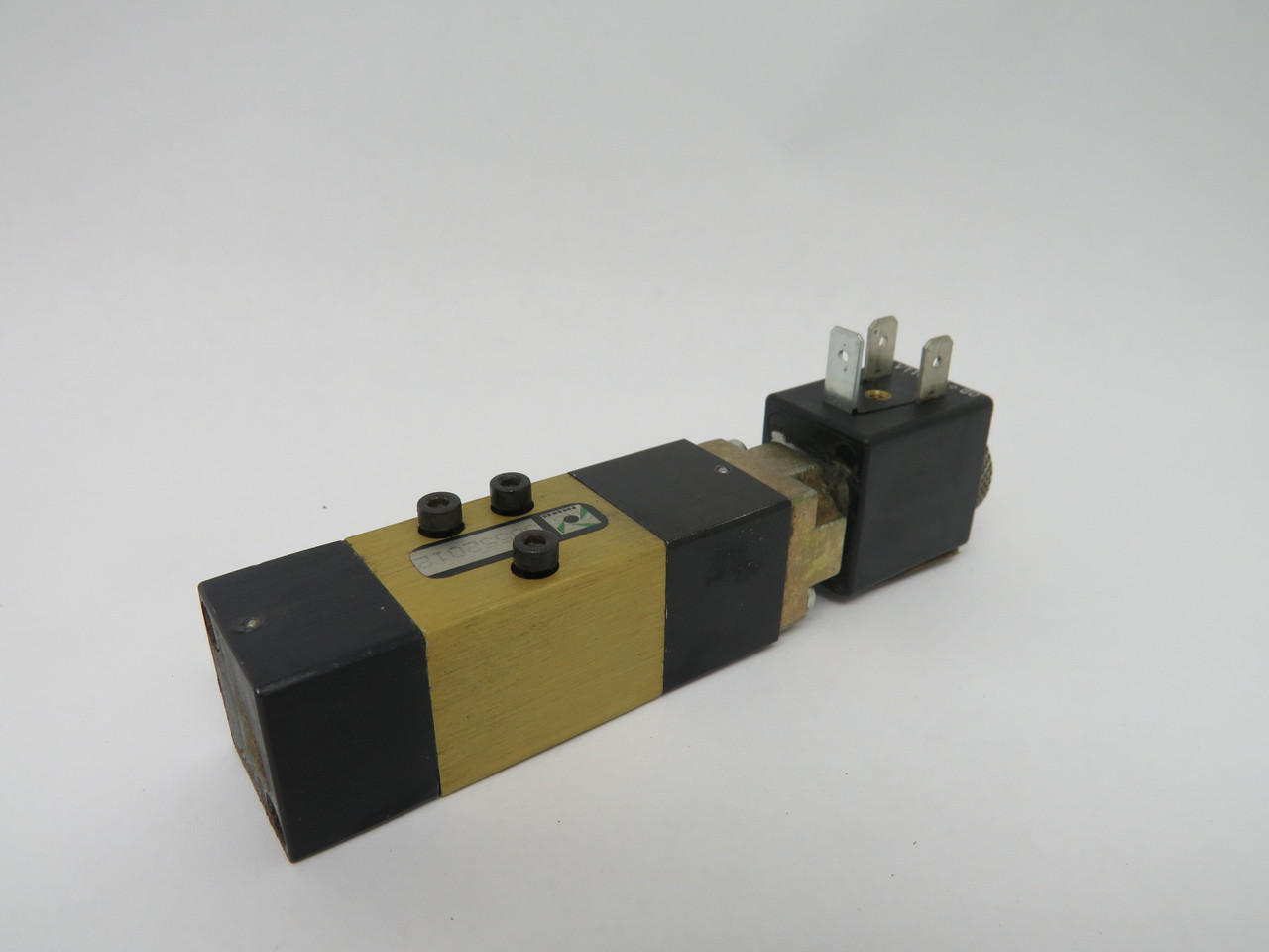 Pneumax 50552012 Solenoid Valve 110V 50/60Hz Coil USED