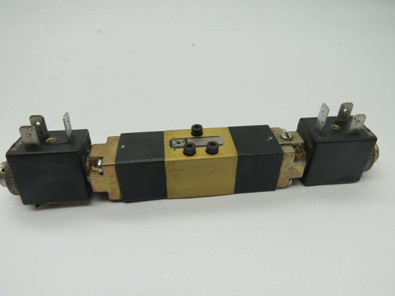 Pneumax 5055200 Solenoid Valve 110C 50/60Hz Coils USED