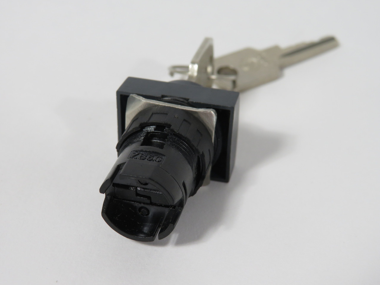 Omron A165K-J2ML Rectangular Keyed Selector Switch 2-Position NO CONNECTOR NOP